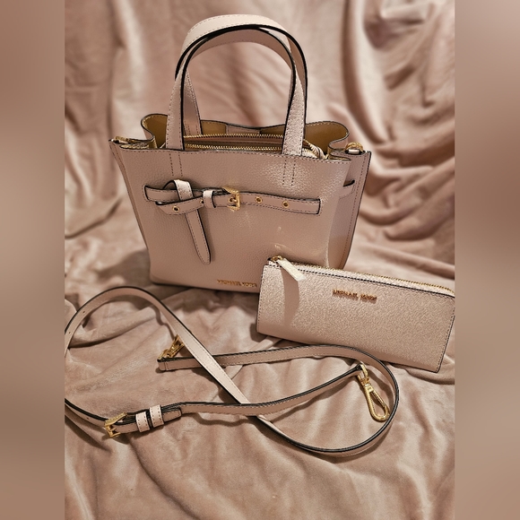 NWT - Michael Kors crossbody satchel and wallet, selling as a set only - Picture 10 of 14